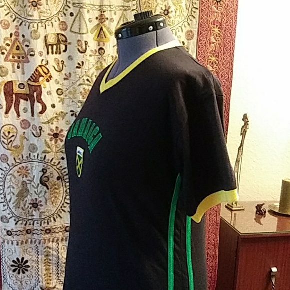Big Brand Jamaica. V Neck Shirt - Picture 4 of 7